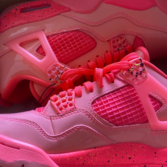 Womens air jordan retro 4